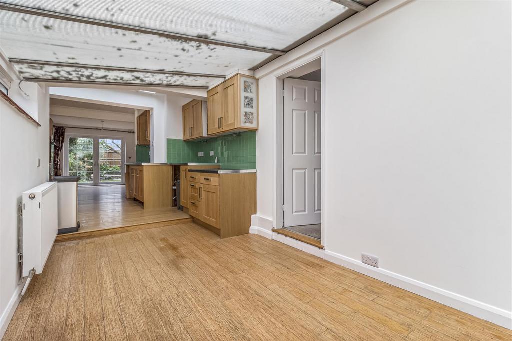 2 Sompting Avenue-014.JPG