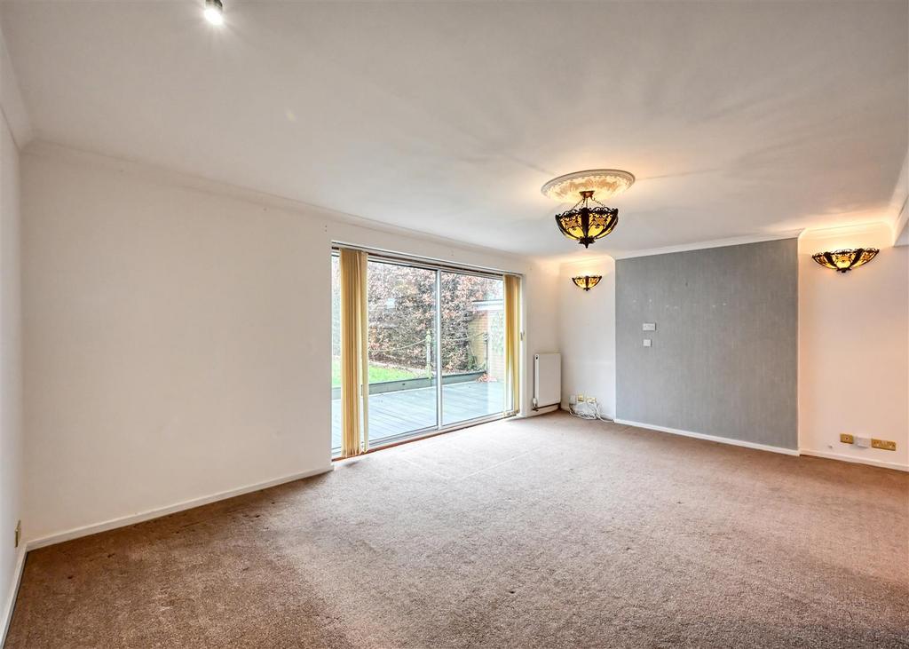 21 Bellencroft Gardens-03.jpg