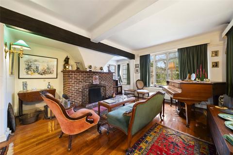 undefined, North Common, Weybridge, Surrey, KT13