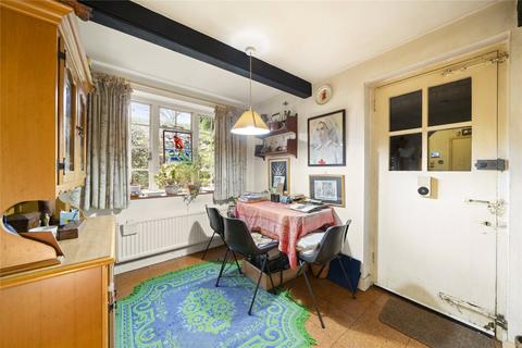 undefined, North Common, Weybridge, Surrey, KT13