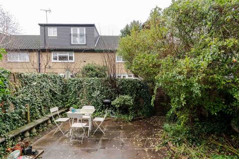 undefined, Sidney Street, Stepney Green, London, E1