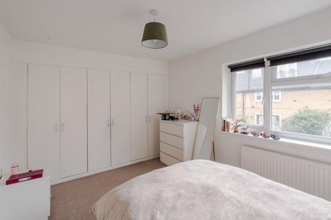 undefined, Sidney Street, Stepney Green, London, E1