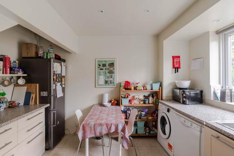 4 bedroom end of terrace house for sale, Sidney Street, Stepney Green, London, E1