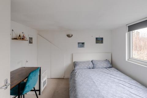 4 bedroom end of terrace house for sale, Sidney Street, Stepney Green, London, E1