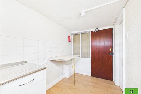 1 bedroom flat to rent, Eastern Road, Romford RM1