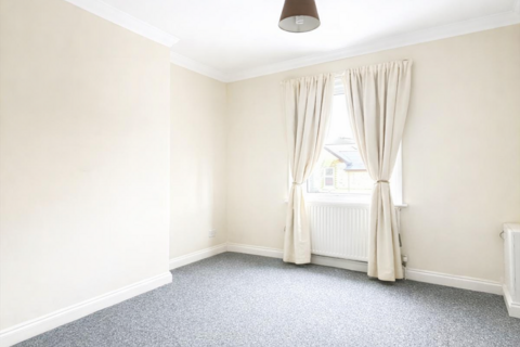 undefined, 2 Bed Flat on Holdenhurst Road