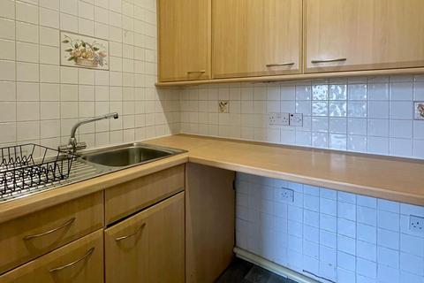undefined, 2 Bed Flat on Holdenhurst Road