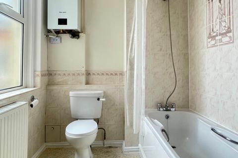 undefined, 2 Bed Flat on Holdenhurst Road