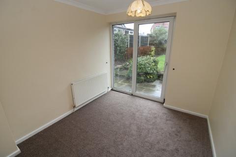 2 bedroom bungalow to rent, Cherry Close, Cudworth, Barnsley