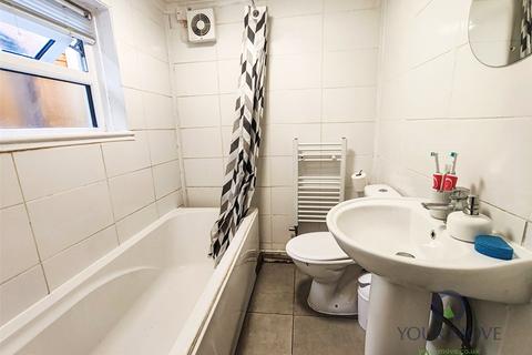 2 bedroom terraced house for sale, Castle Road, Medway ME4