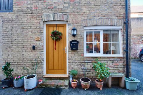 1 bedroom semi-detached house for sale, Crown Yard, East Street, St. Ives, Cambridgeshire, PE27