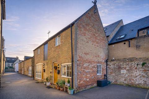 1 bedroom semi-detached house for sale, Crown Yard, East Street, St. Ives, Cambridgeshire, PE27