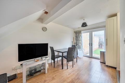 undefined, Reveley Square, Surrey Quays, London, SE16
