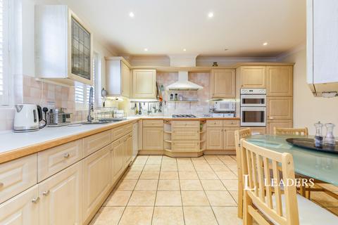 3 bedroom flat to rent, Clearwater Place, Long Ditton, Surbiton, KT6