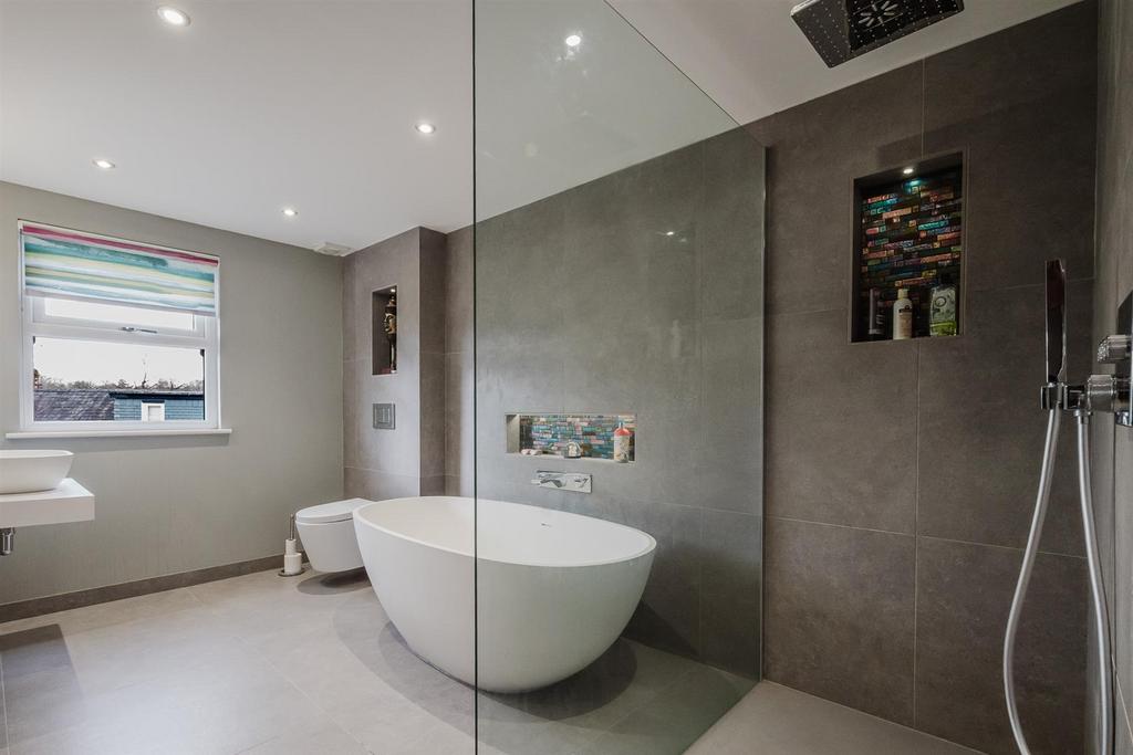 Bed 4 En Suite