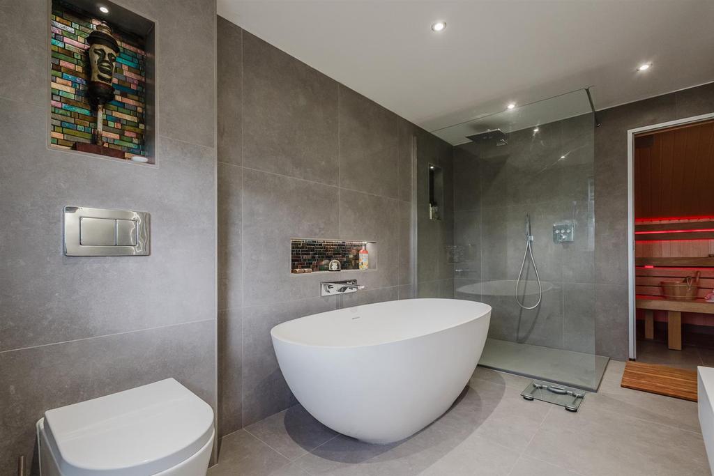 Bed 4 En Suite