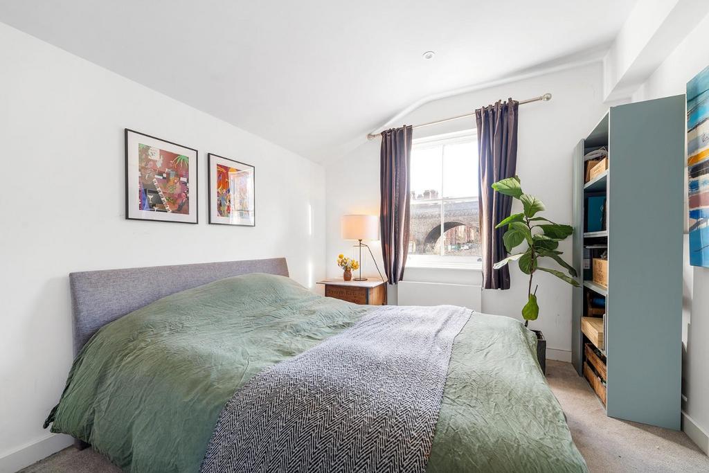 Bedroom 3 (2).JPG