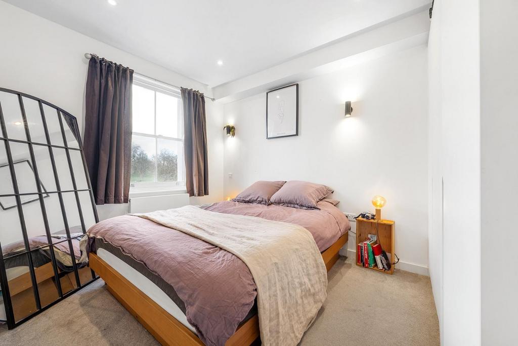 Bedroom 1.JPG
