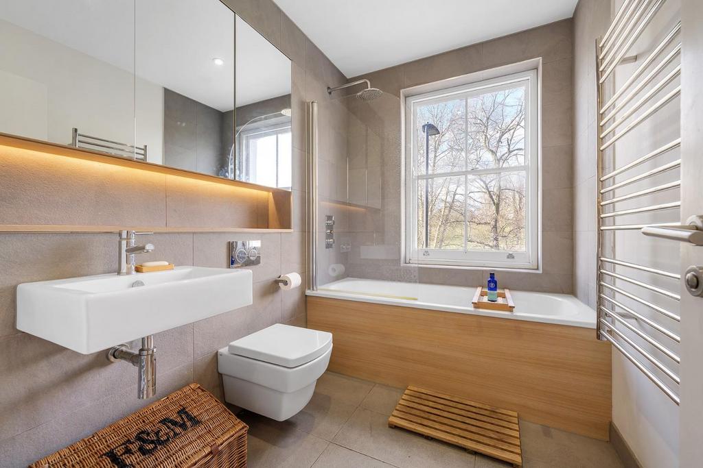 Ensuite.JPG
