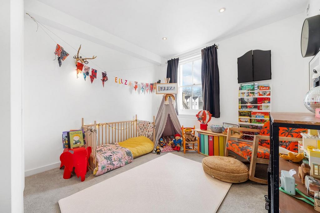 Bedroom 2.JPG