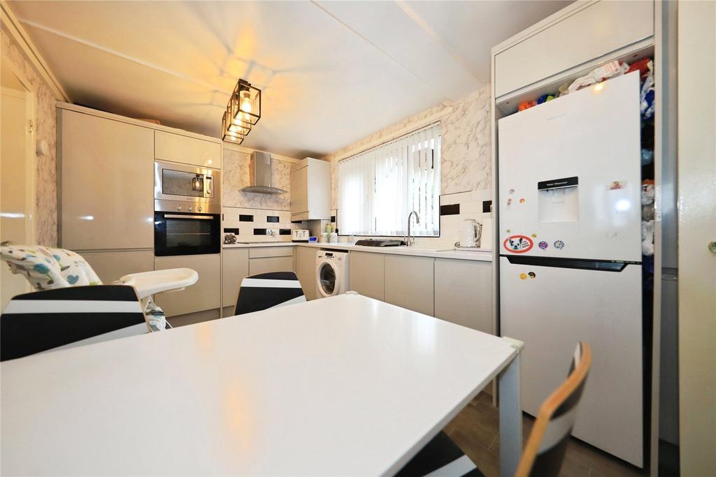 Kitchen /Dining