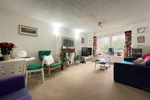 2 bedroom flat to rent, Grosvenor Park Gardens, Headingley, Leeds, LS6