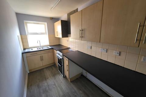 2 bedroom flat to rent, Downs Road, Luton LU1
