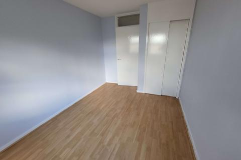 2 bedroom flat to rent, Downs Road, Luton LU1