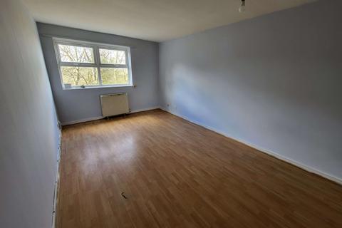 2 bedroom flat to rent, Downs Road, Luton LU1