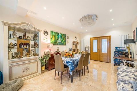 7 bedroom detached house for sale, Cairnfield Avenue, London NW2