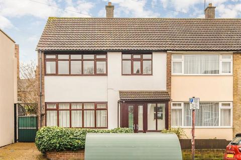 3 bedroom end of terrace house to rent, Roan Street, London SE10