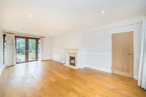 3 bedroom end of terrace house to rent, Roan Street, London SE10
