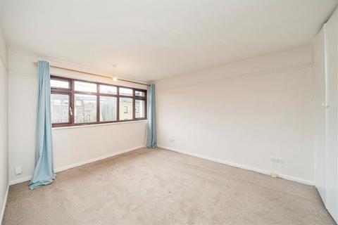 3 bedroom end of terrace house to rent, Roan Street, London SE10