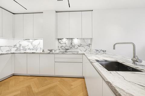 3 bedroom flat to rent, Sherwood Street, Soho, London W1F