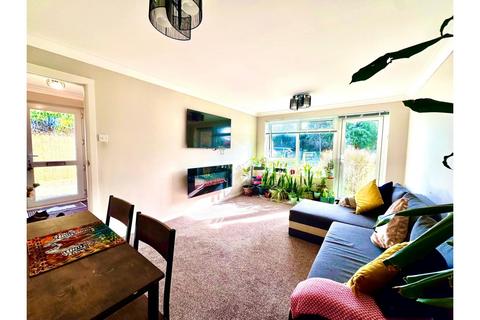 2 bedroom flat for sale, Osborne Road, New Milton, BH25