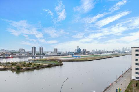 2 bedroom flat to rent, Albert Basin Way, London E16