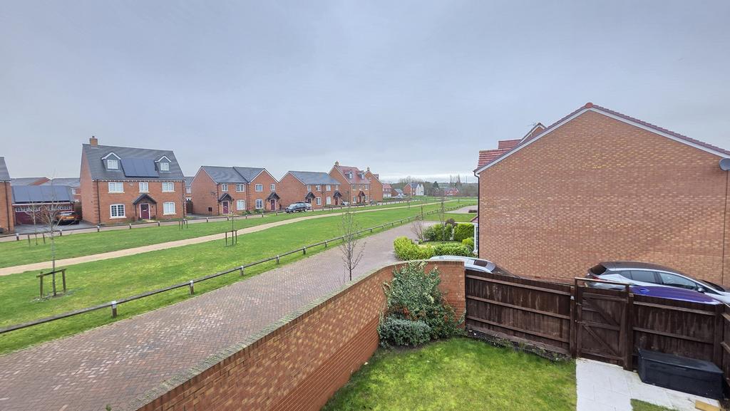 Views &amp; Green Spaces Close By
