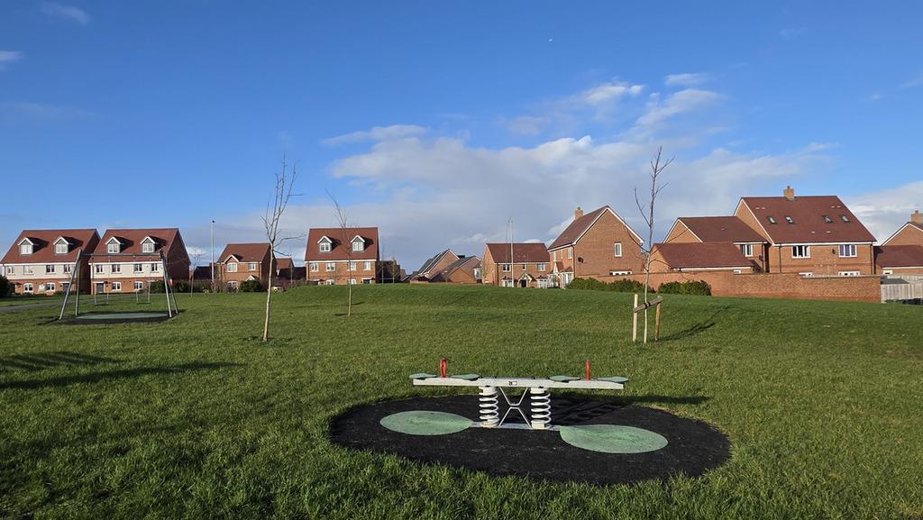 Views &amp; Green Spaces Close By
