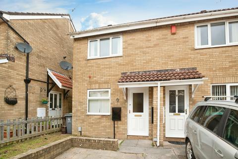 2 bedroom semi-detached house to rent, Amberley Close, Pontprennau, Cardiff, CF23