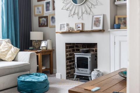 2 bedroom semi-detached house for sale, Dunnings Road, East Grinstead RH19