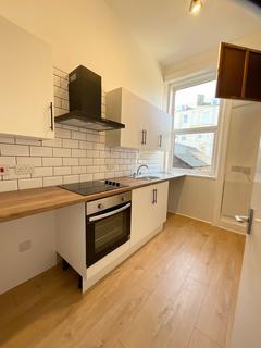 1 bedroom flat to rent, Aberdeen Walk, Scarborough, YO11