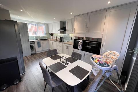 2 bedroom terraced house for sale, Derwent Drive, Kings Heath, Northampton NN5