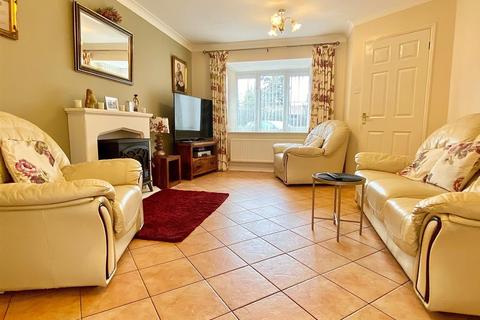 4 bedroom detached house for sale, Martham Road, Hemsby