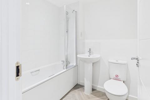 undefined, 39, Redcliff Close