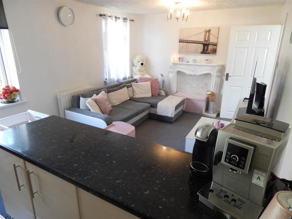 Lounge/Kitchen