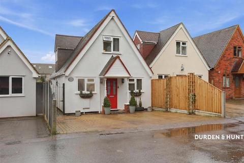 3 bedroom detached house for sale, Eastwood Old Road, Leigh-On-Sea SS9