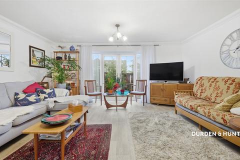 3 bedroom detached house for sale, Eastwood Old Road, Leigh-On-Sea SS9