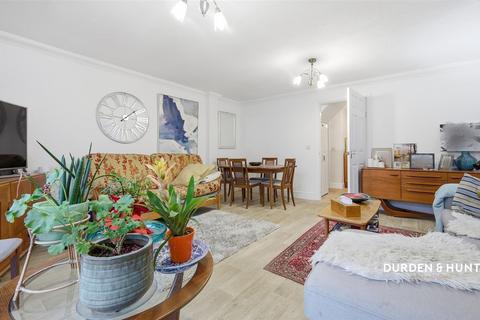 3 bedroom detached house for sale, Eastwood Old Road, Leigh-On-Sea SS9