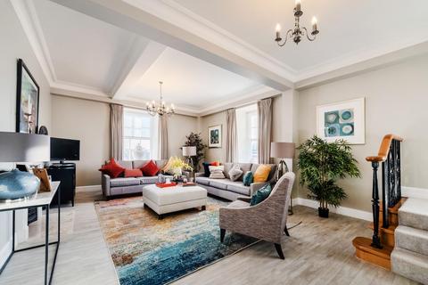 4 bedroom flat to rent, 35-37 Grosvenor Square, London, Mayfair, London W1K