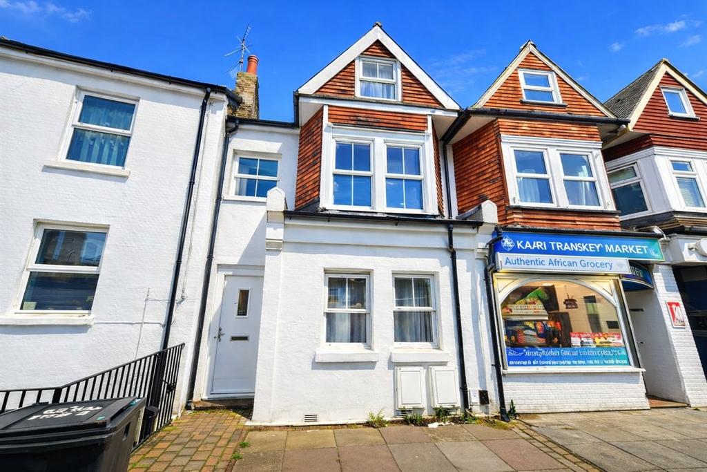North Street, Eastbourne, BN21 1 bed maisonette - £875 pcm (£202 pw)